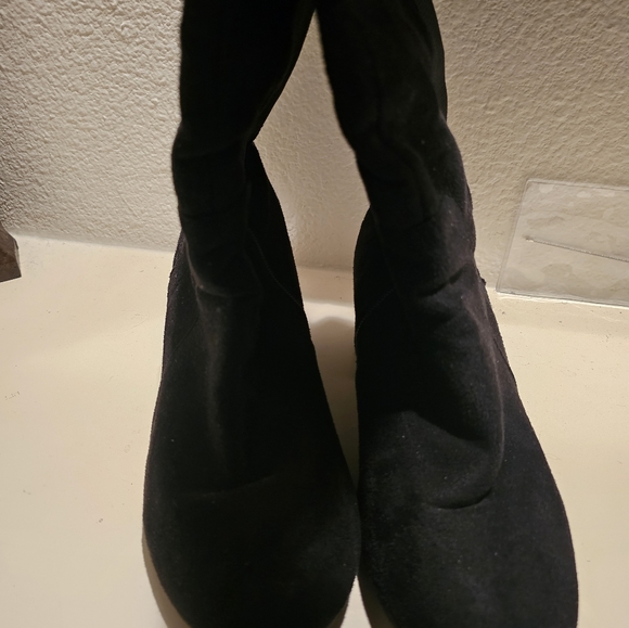 Wide thigh boots - Picture 3 of 3